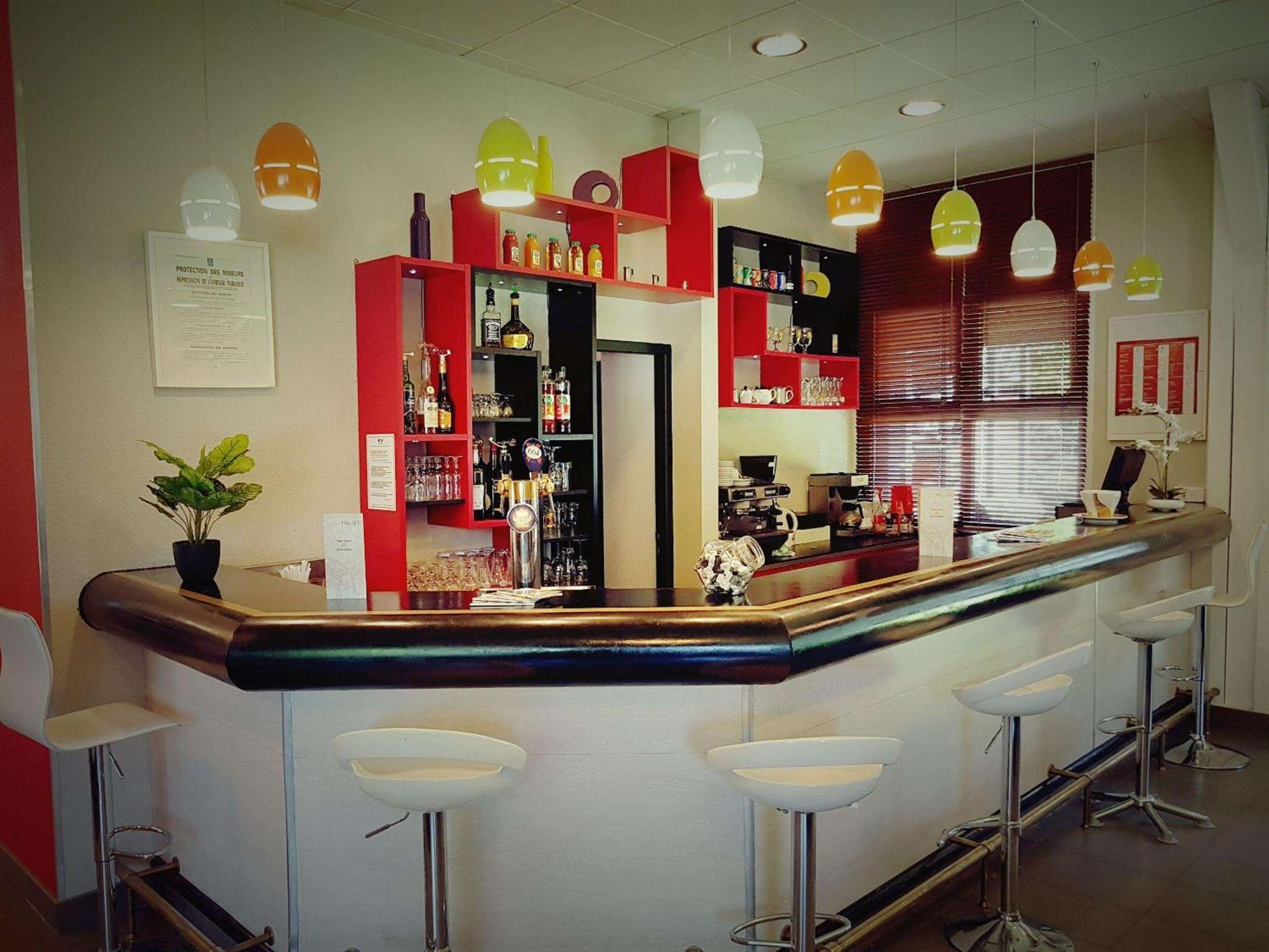 Brit Hotel Lyon Nord Dardilly Bagian luar foto