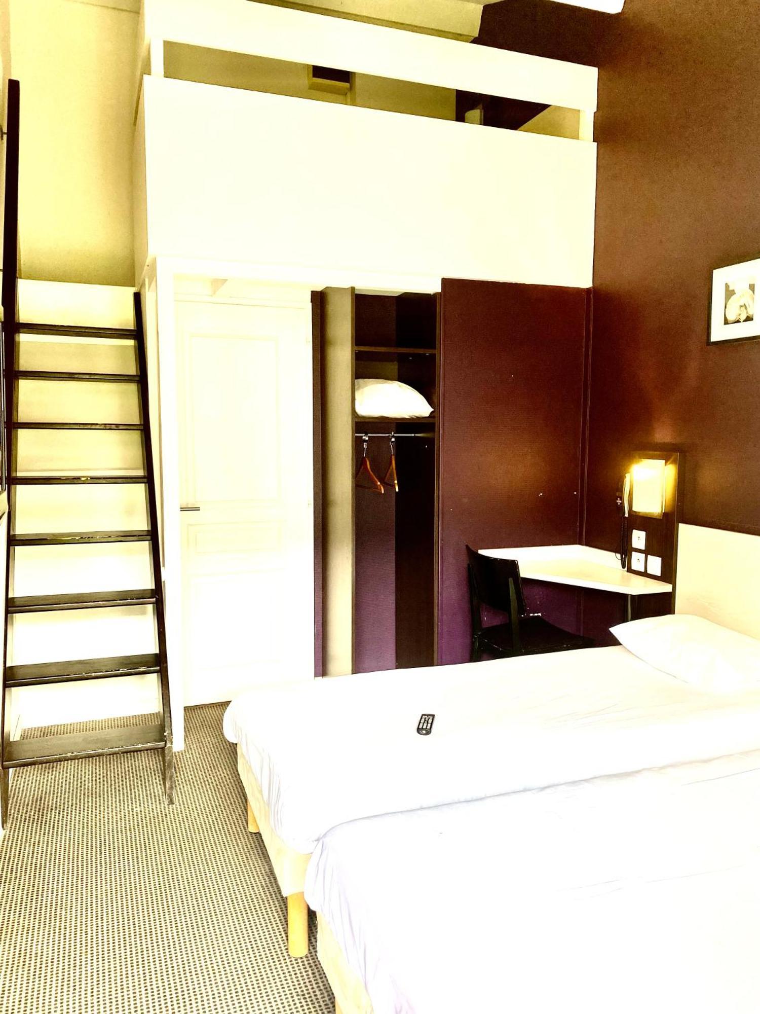Brit Hotel Lyon Nord Dardilly Bagian luar foto