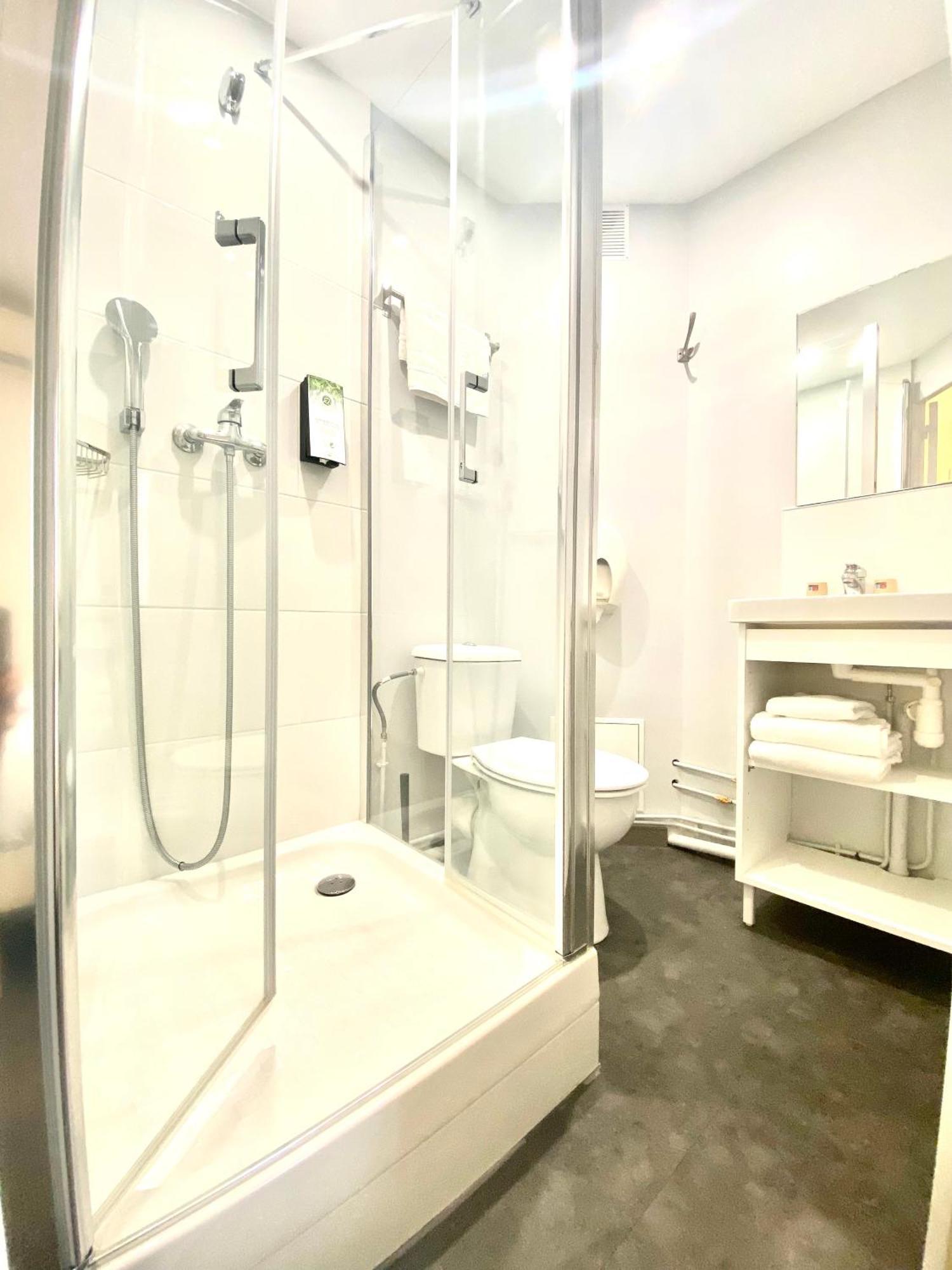 Brit Hotel Lyon Nord Dardilly Bagian luar foto