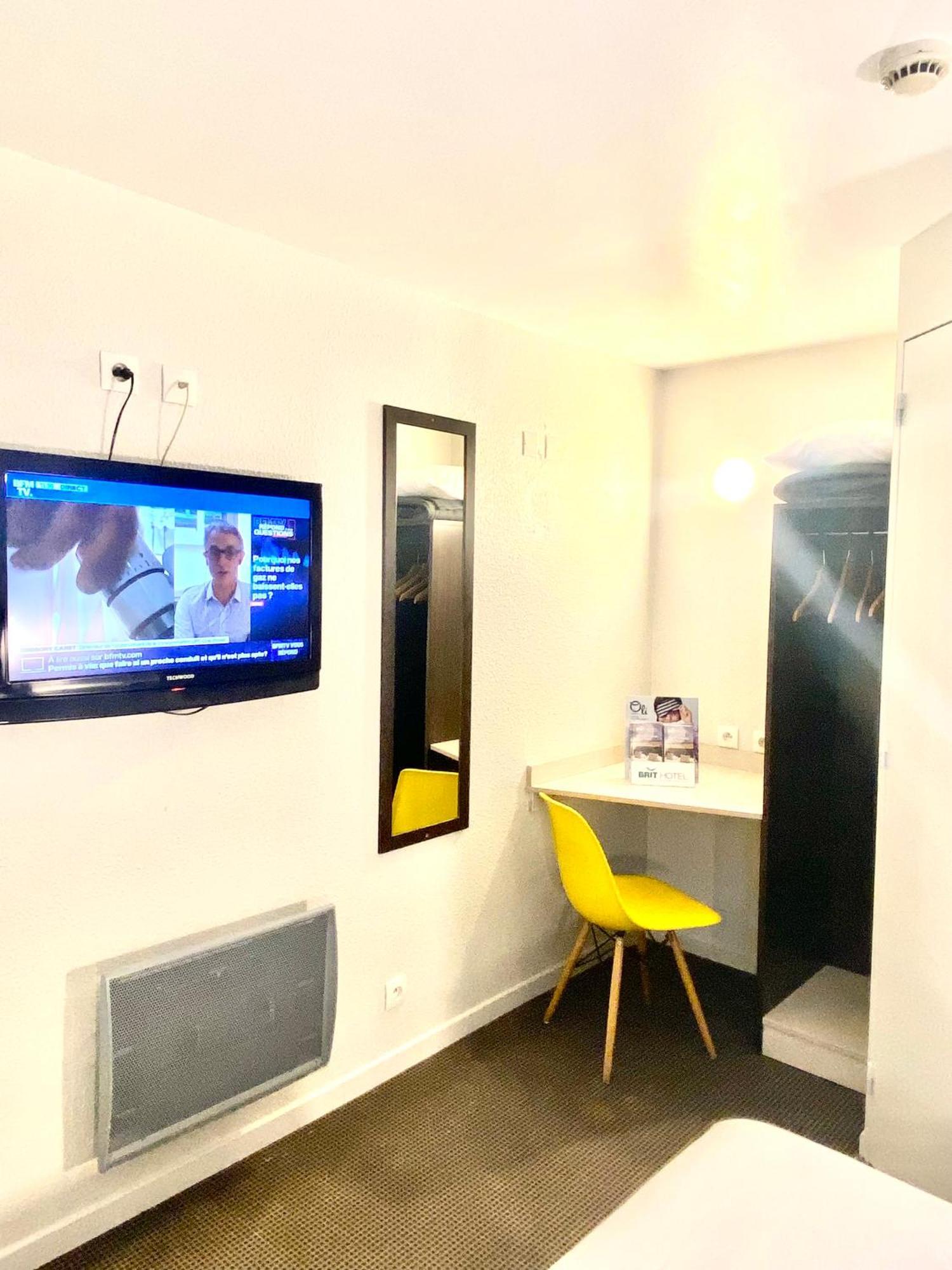 Brit Hotel Lyon Nord Dardilly Bagian luar foto