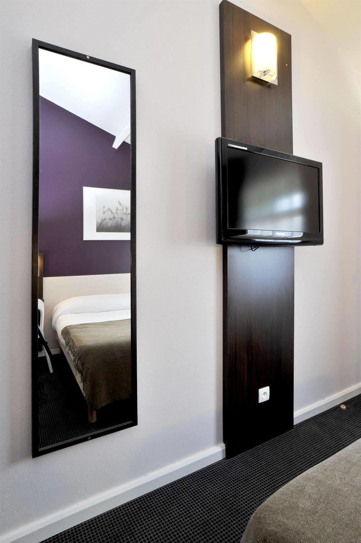 Brit Hotel Lyon Nord Dardilly Bagian luar foto