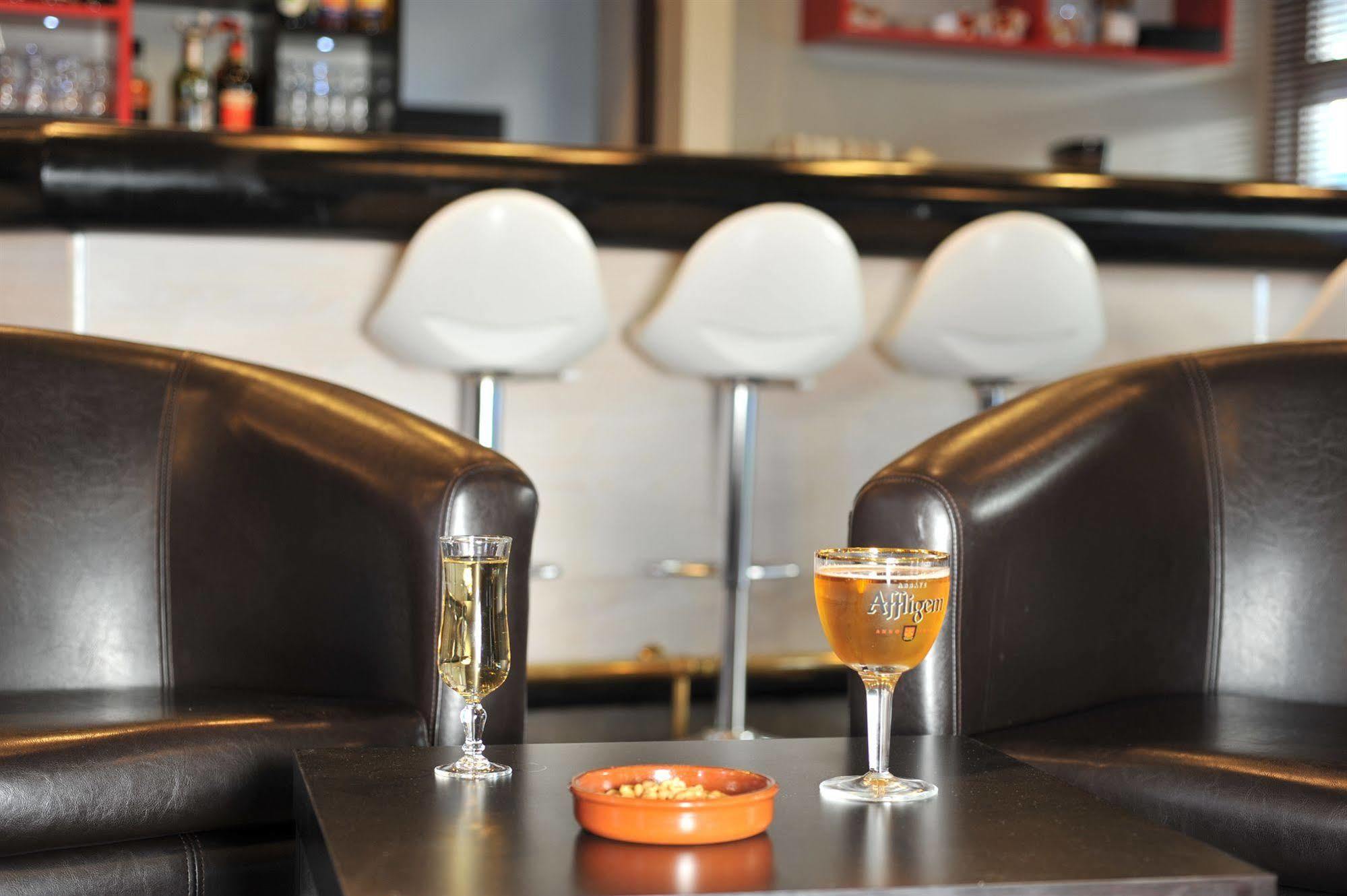 Brit Hotel Lyon Nord Dardilly Bagian luar foto